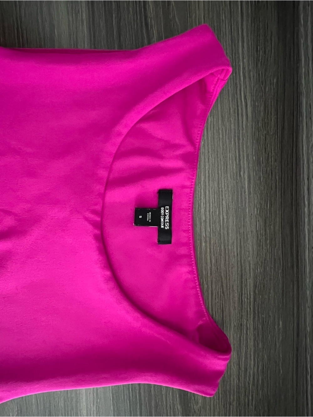 Express Women's Bright Fuchsia Scoop Neck Tank Top - Picture 3 of 4